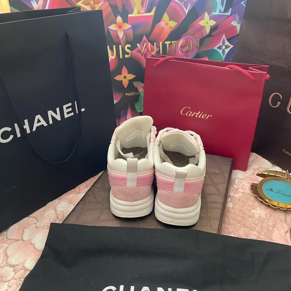 Chanel
Cloth trainers
38EU
Very good condition
Pink, Cloth - Picture 2 of 11